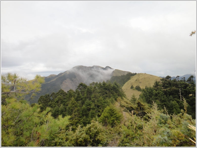 2011-05-01 15-00-27難得雲霧漸散見山容.jpg